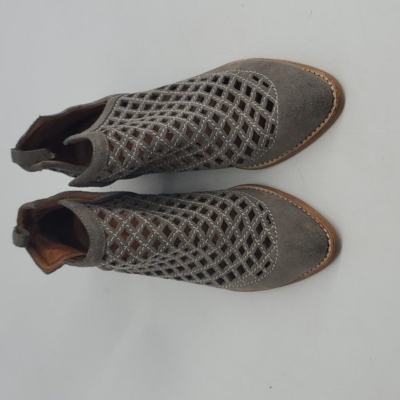 Anthropologie Jeffrey Campbell Suede Ankle Boots Size 8.5 - Picture 4 of 16